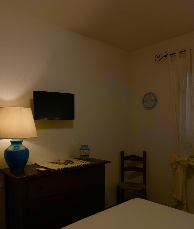 Brezza Di Mare Bed & Breakfast San Teodoro  Bagian luar foto